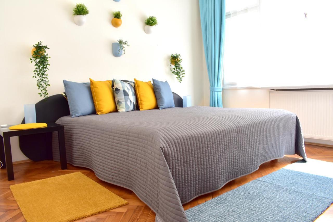 Old Town Konviktska - Bohemian Apartamento