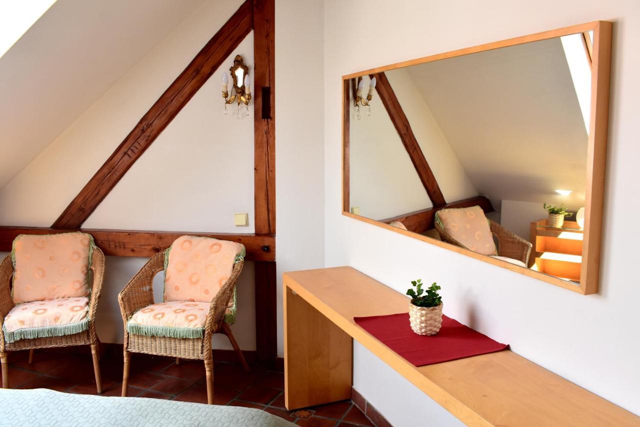 Old Town Konviktska - Bohemian Apartamento *